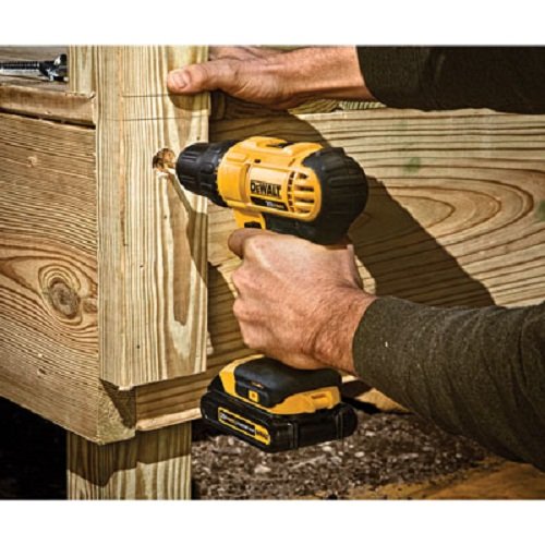 Dewalt DCD771C2 20V MAX Cordless Lithium-Ion 1/2 inch Compact Drill Driver Kit