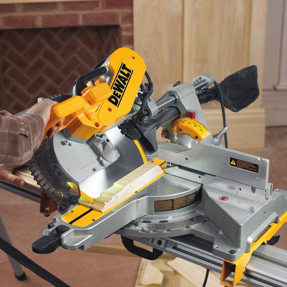 DEWALT Sliding Compound Miter Saw, 12-Inch (DWS779)
